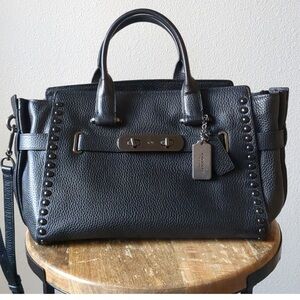 Like New RARE Coach Swagger 37 Satchel Ombré Rivets in black leather